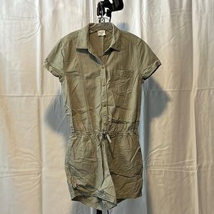 Abercrombie kids olive romper size 13/14
